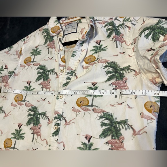 Denim & Flower Flamingo Short Sleeve Button Down - Picture 6 of 6